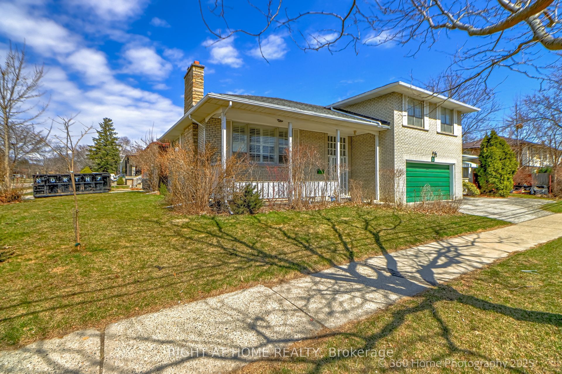 12 Summitcrest Drive