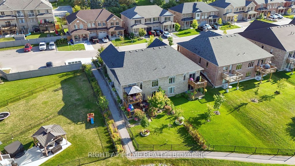 Photo of 126 Kingsmere Crescent, New Tecumseth, ON L9R 0K8 (MLS # N13209098)