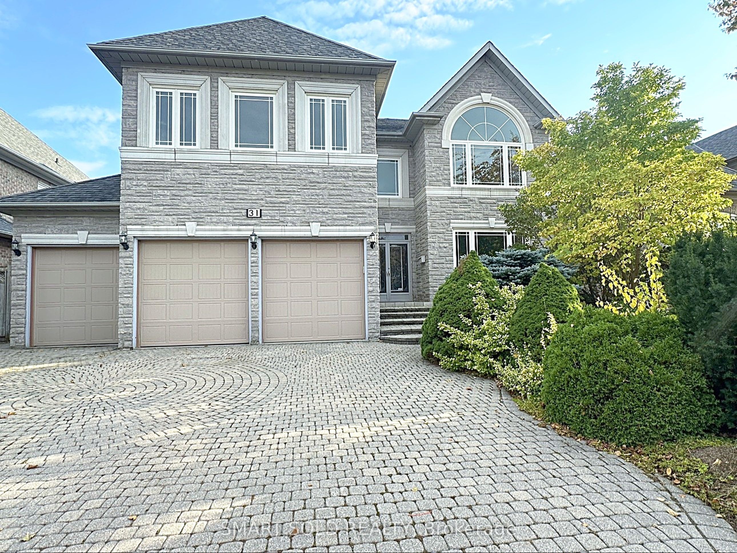 31 Black Walnut Crescent