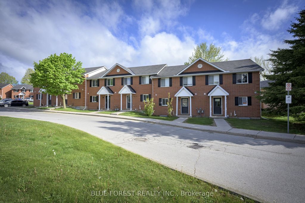 Photo of 190 Fleming Drive #3, London East, ON N5V 5B8 (MLS # X13167556)