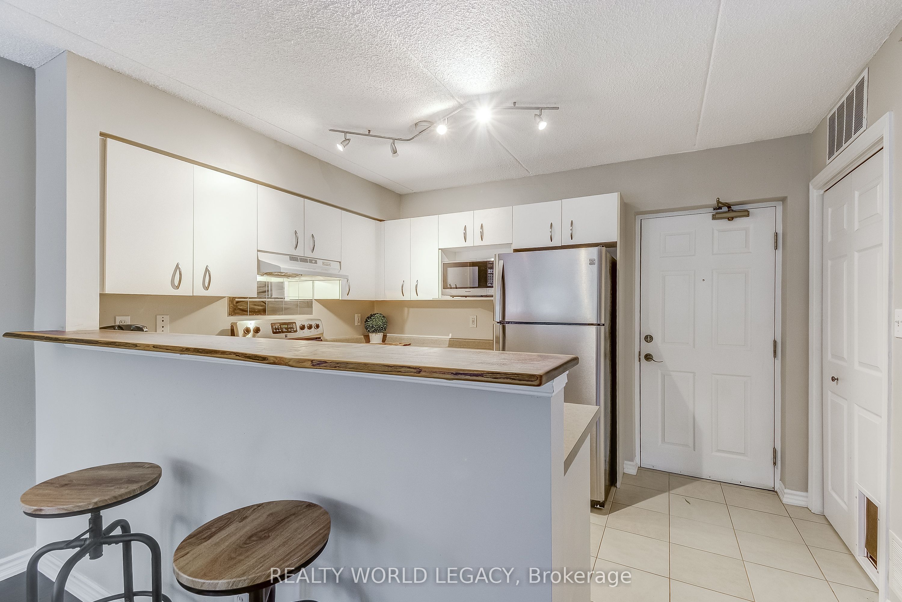 2055 Appleby Line 103