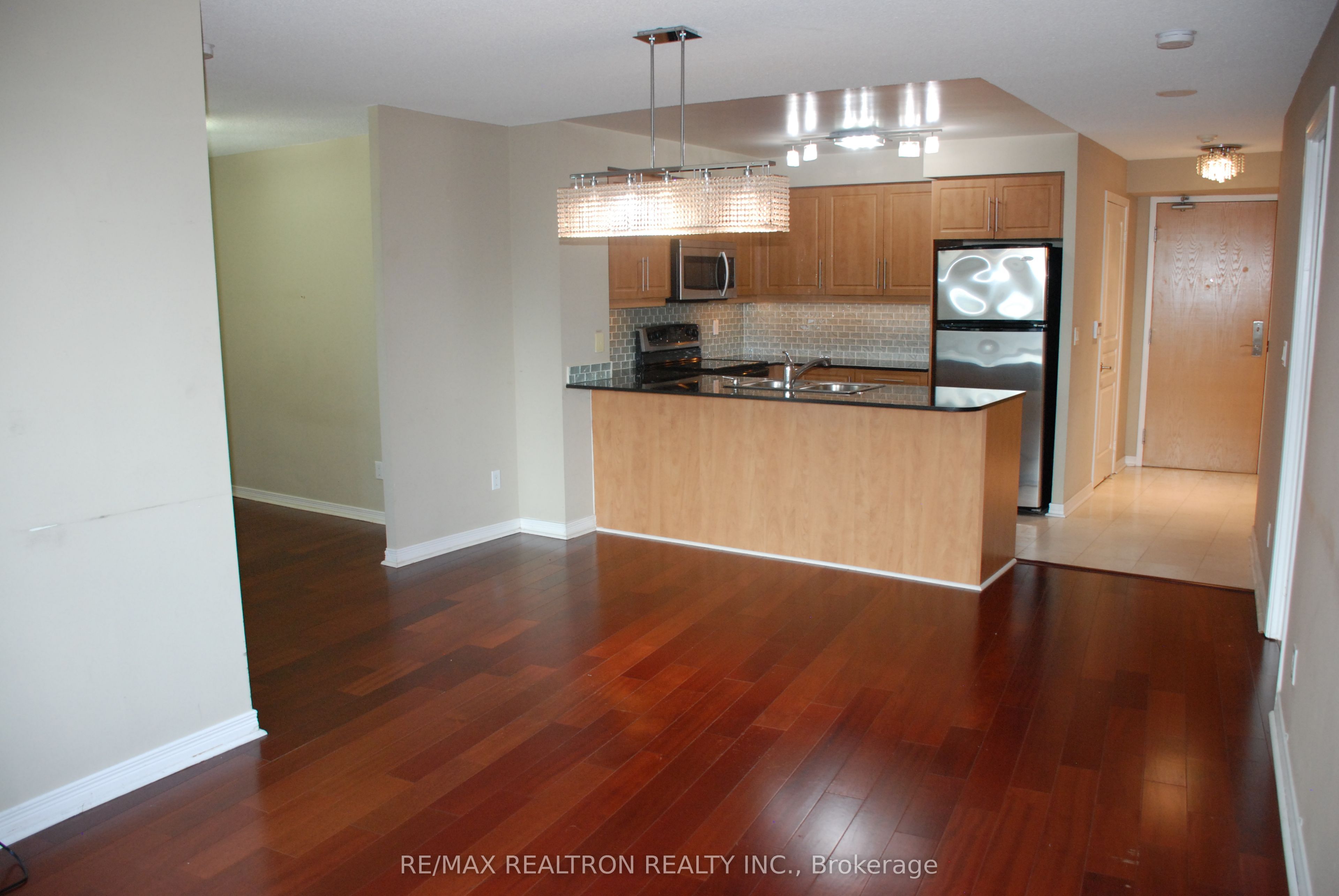 509 Beecroft Road 1211