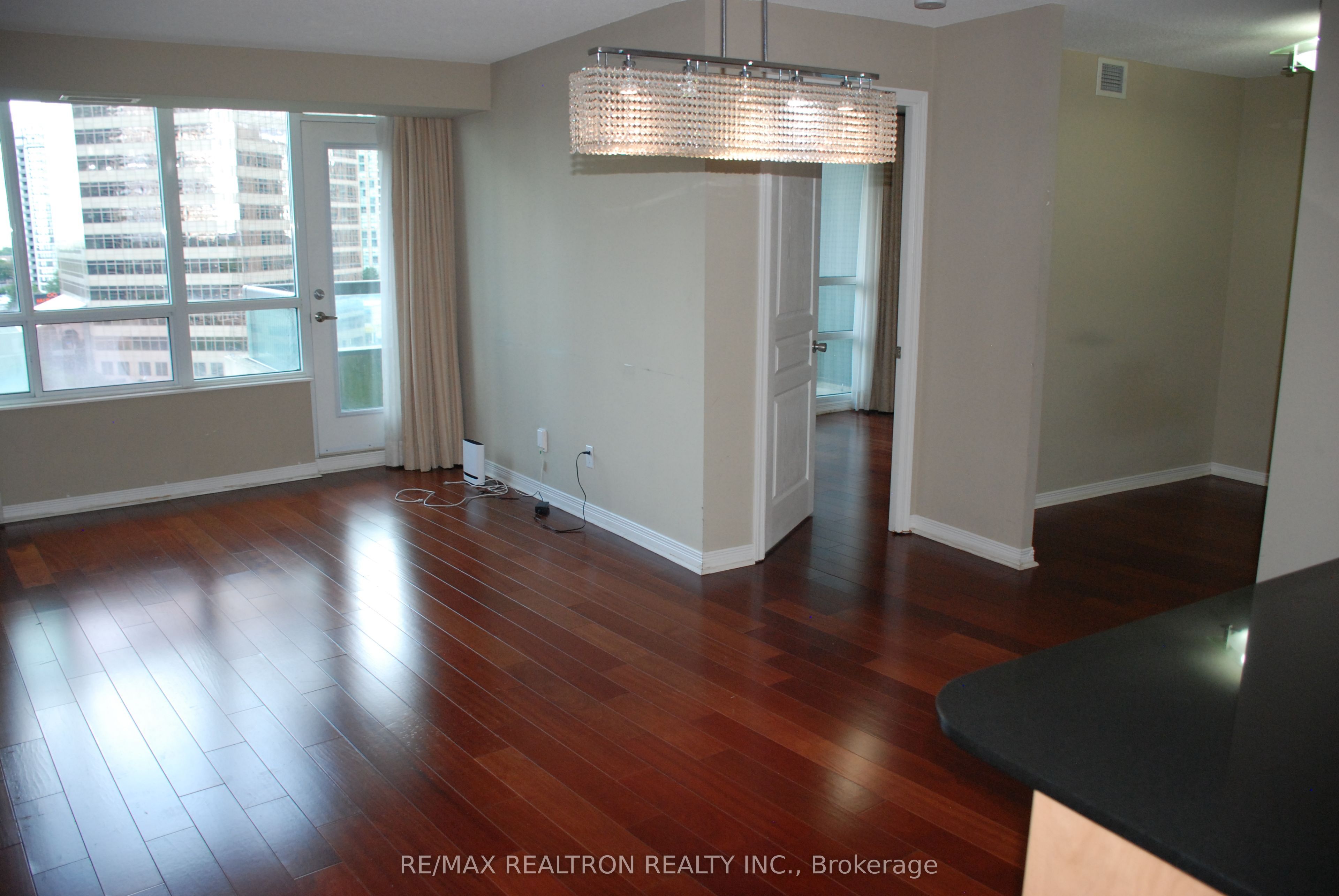 509 Beecroft Road 1211