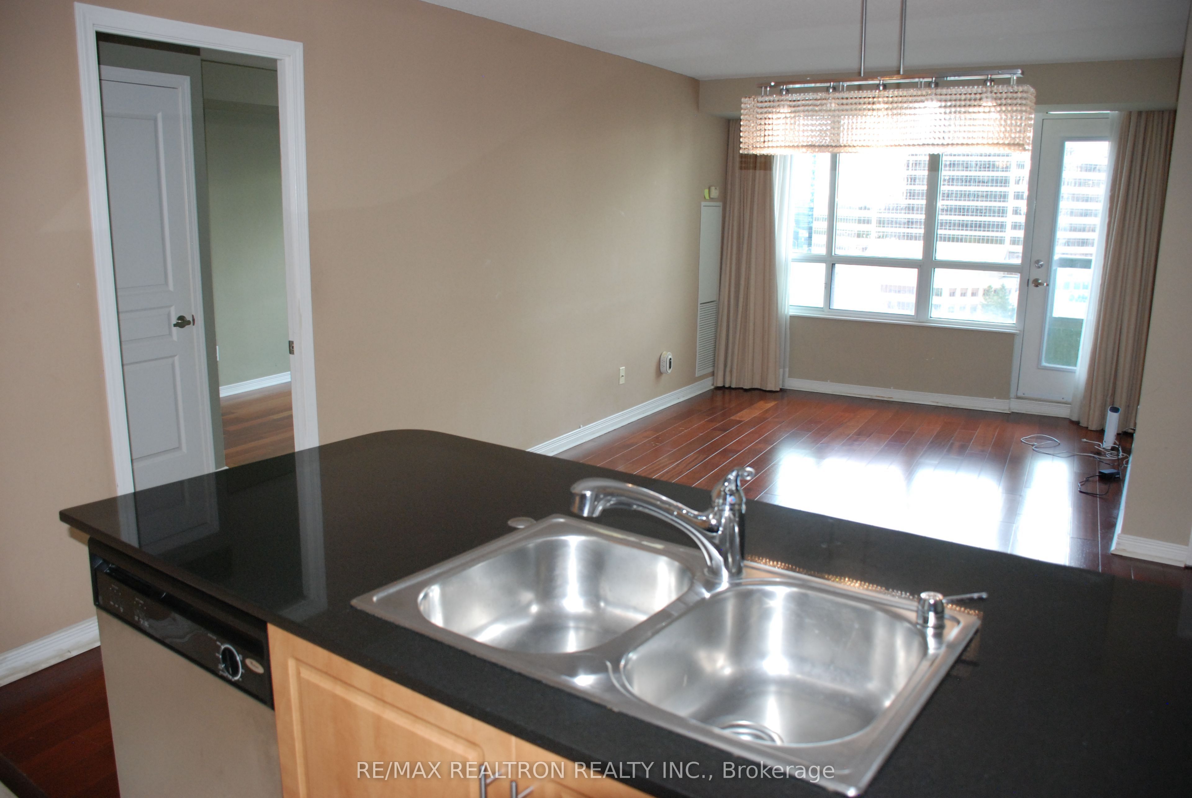 509 Beecroft Road 1211