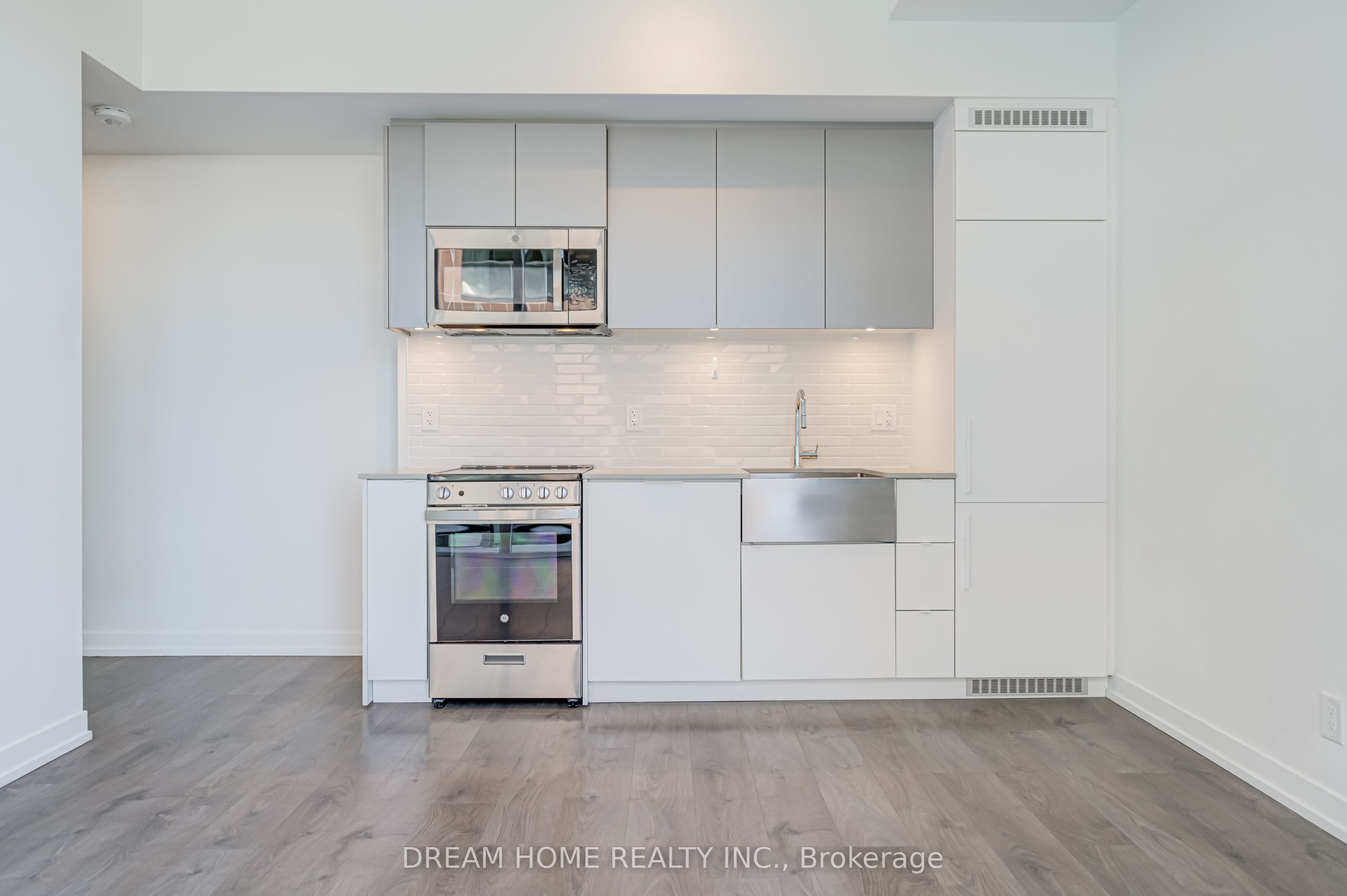 270 Dufferin Street 1110