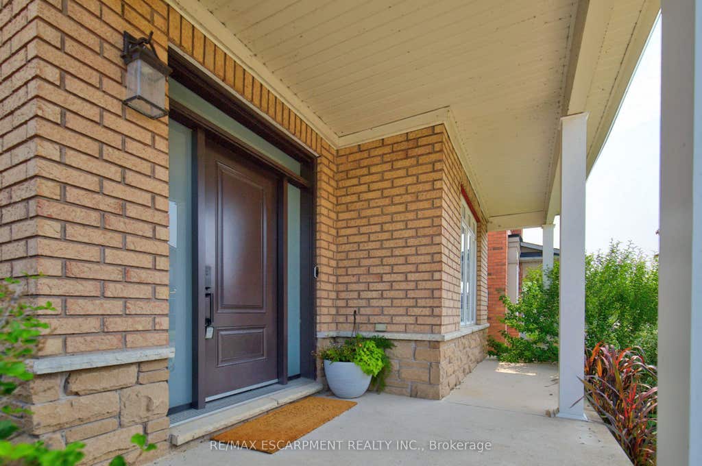 Photo of 16 Watercliff Place, Hamilton, ON L8E 6E5 (MLS # X13581356)
