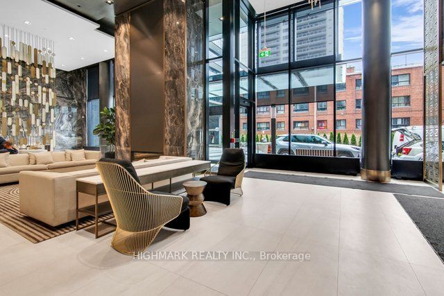 127 Broadway Avenue 2913S