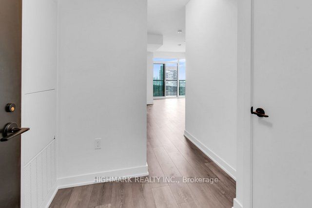 127 Broadway Avenue 2913S