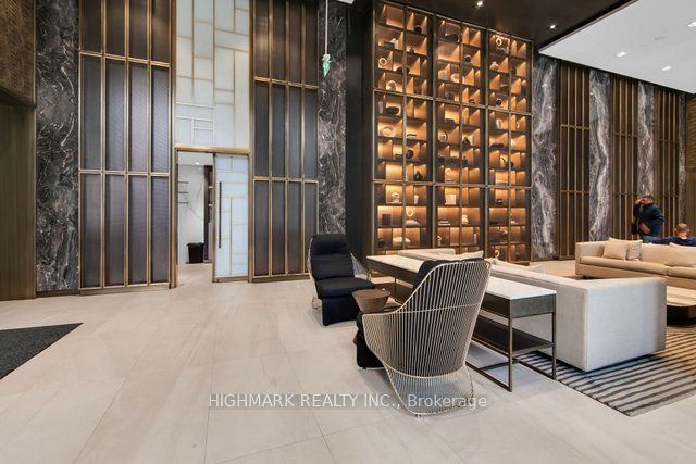 127 Broadway Avenue 2913S