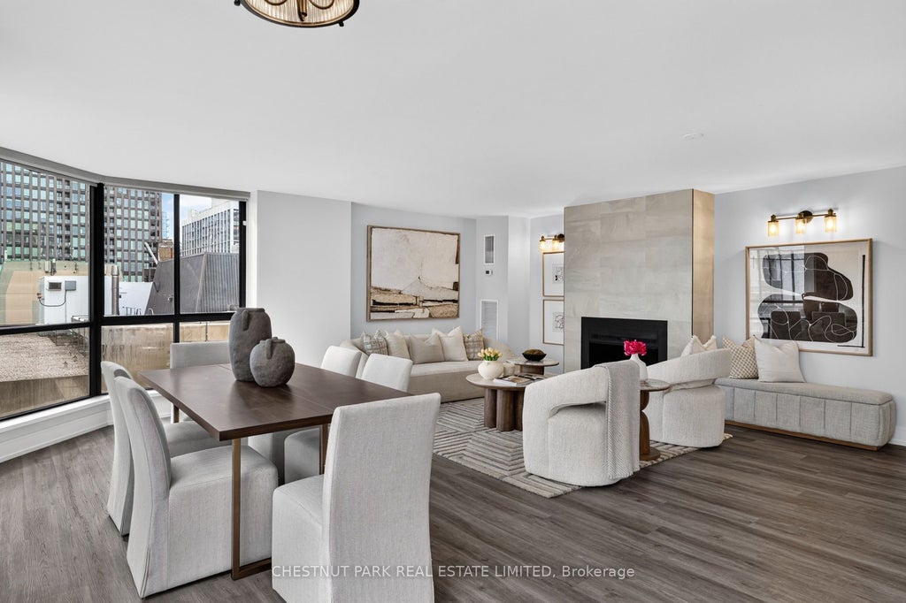 Photo of 280 Simcoe Street #1209, Toronto, ON M5T 2Y5 (MLS # C13809392)