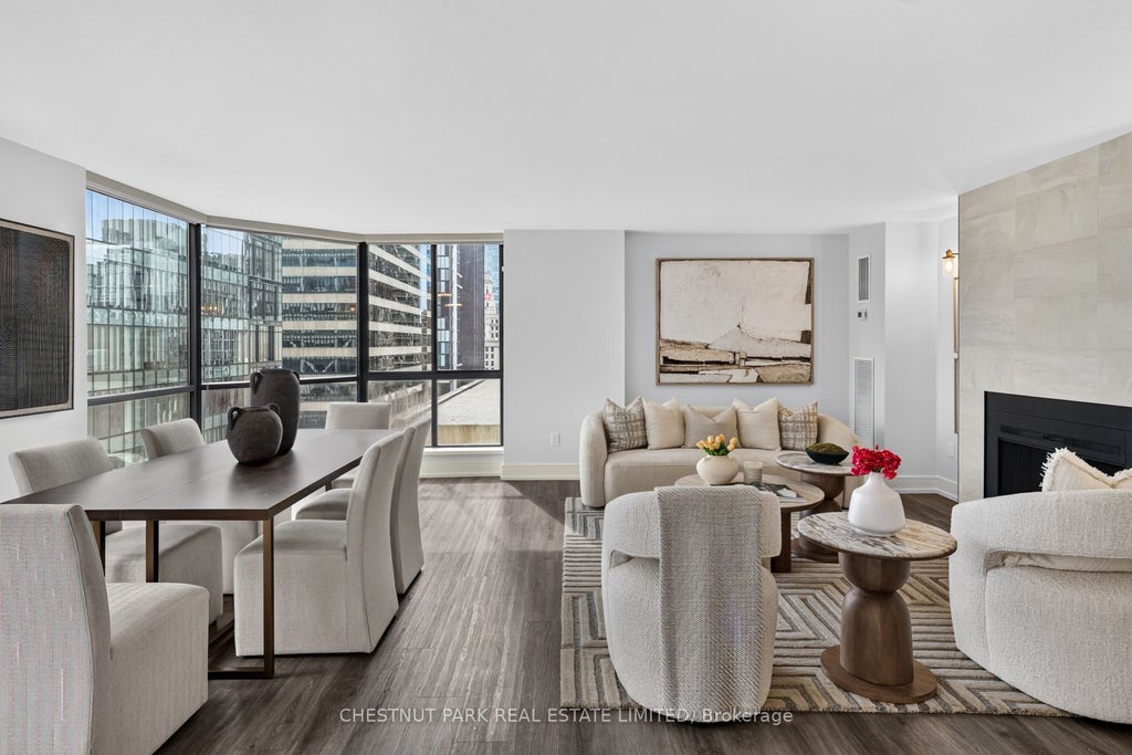 Photo of 280 Simcoe Street #1209, Toronto, ON M5T 2Y5 (MLS # C13809392)