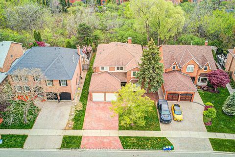 1126 Berkshire Court Oakville ON L6M 2L6