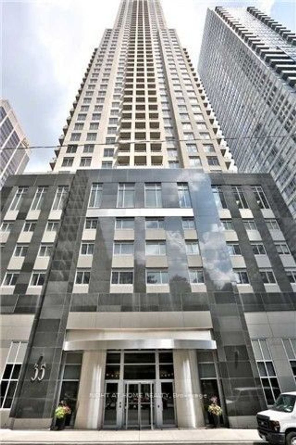 Photo of 35 Balmuto Street #2805, Toronto, ON M4Y 0A3 (MLS # C12385945)