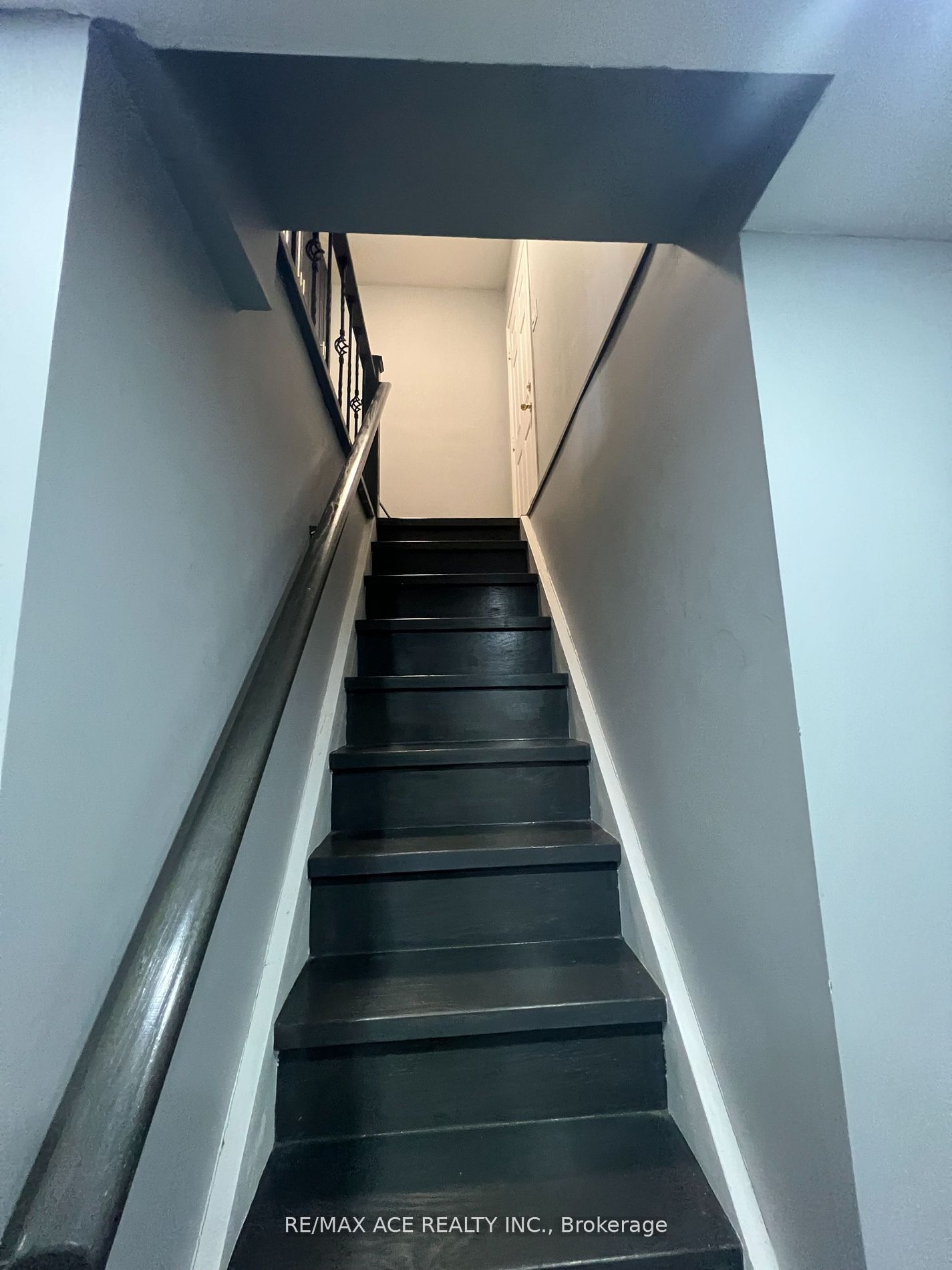 25 Hislop Drive Bsmt