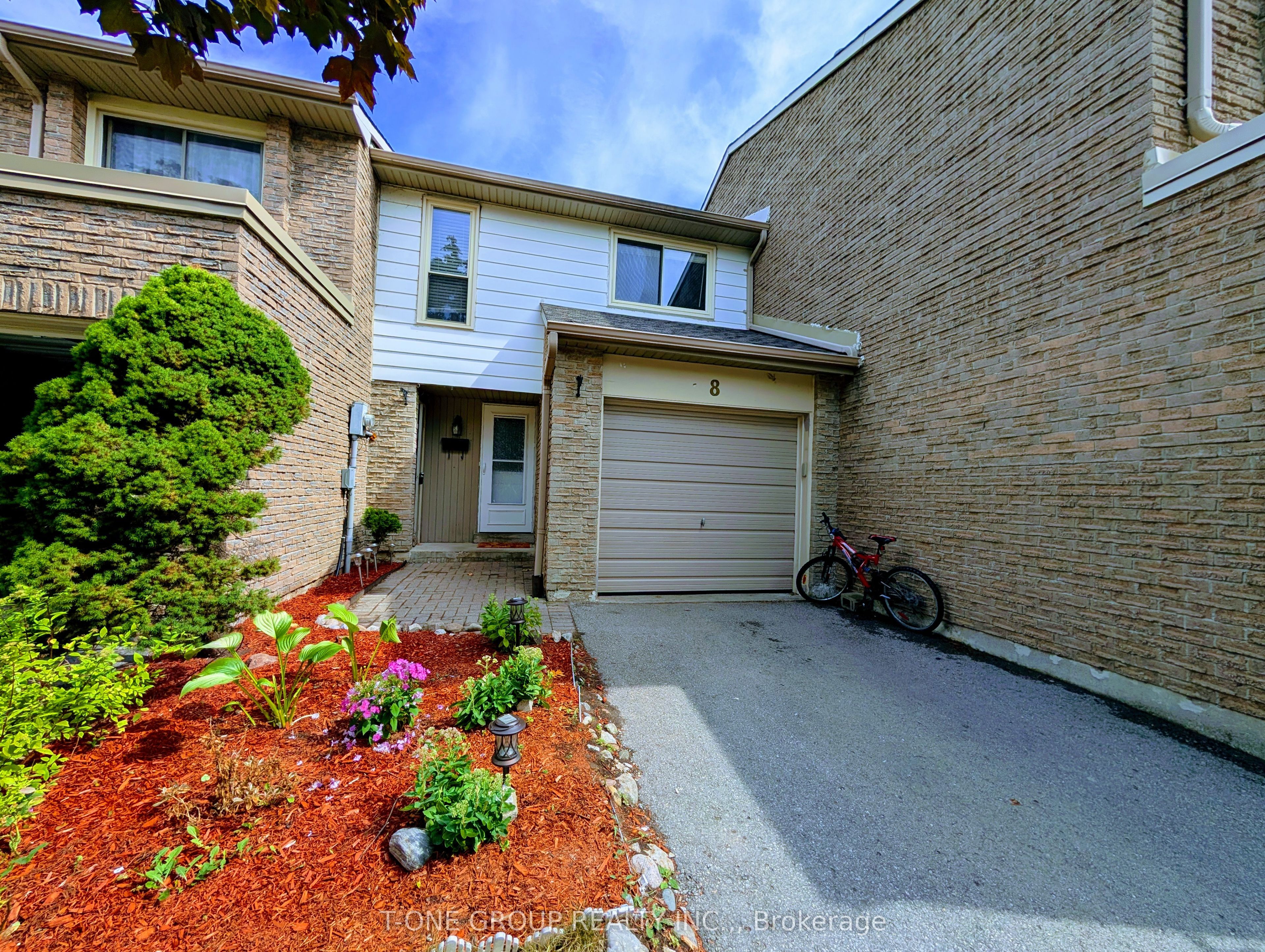 8 Camelot Way