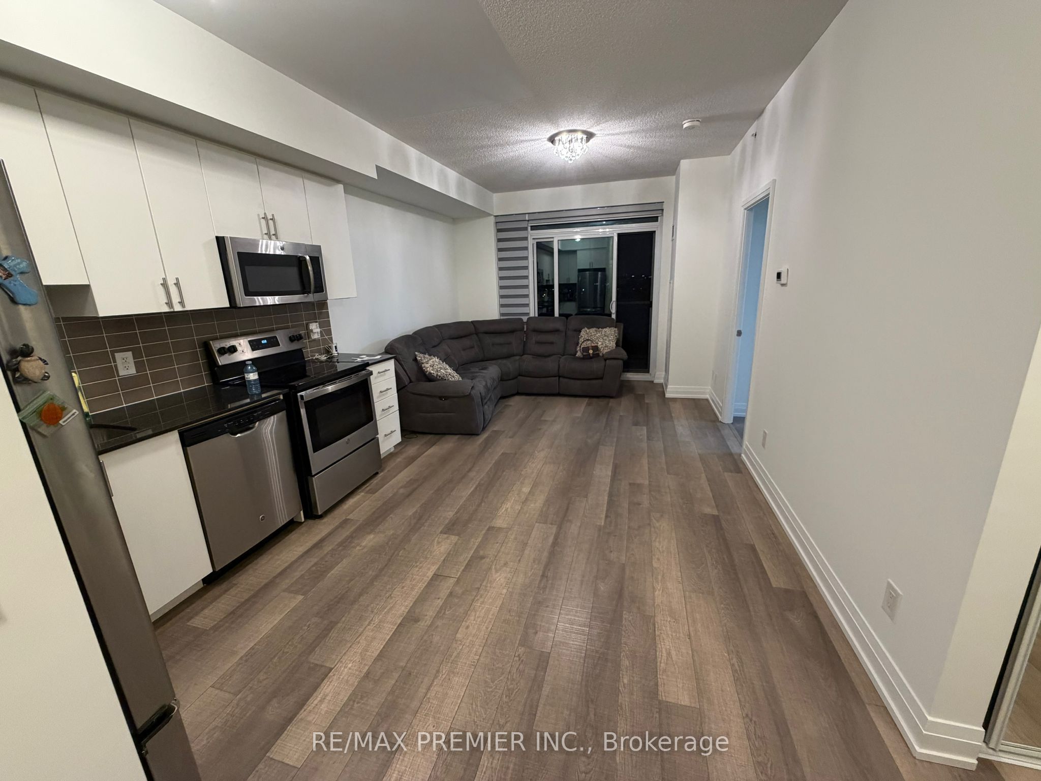 7167 Yonge Street 608