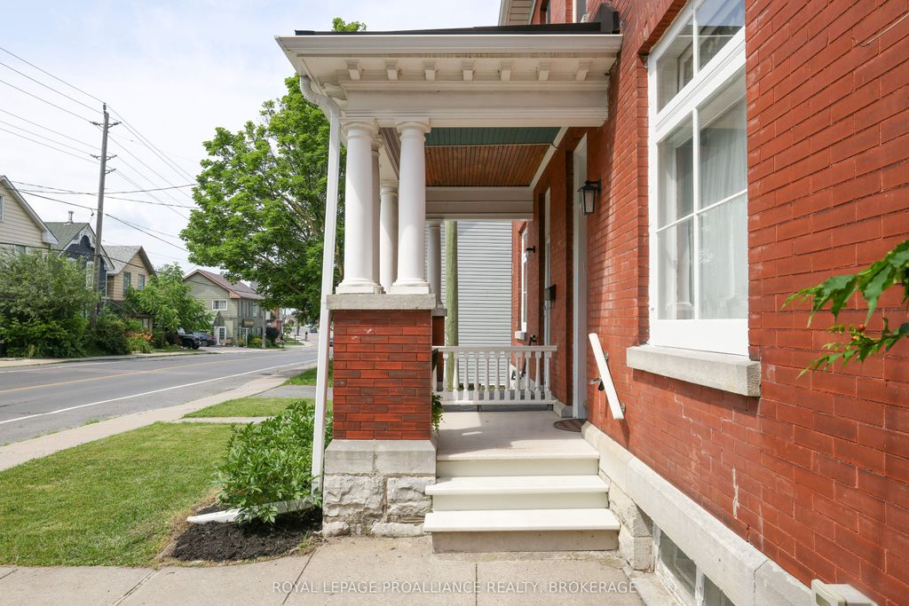 Photo of 181 Montreal Street, Kingston, ON K7K 3G3 (MLS # X13539798)