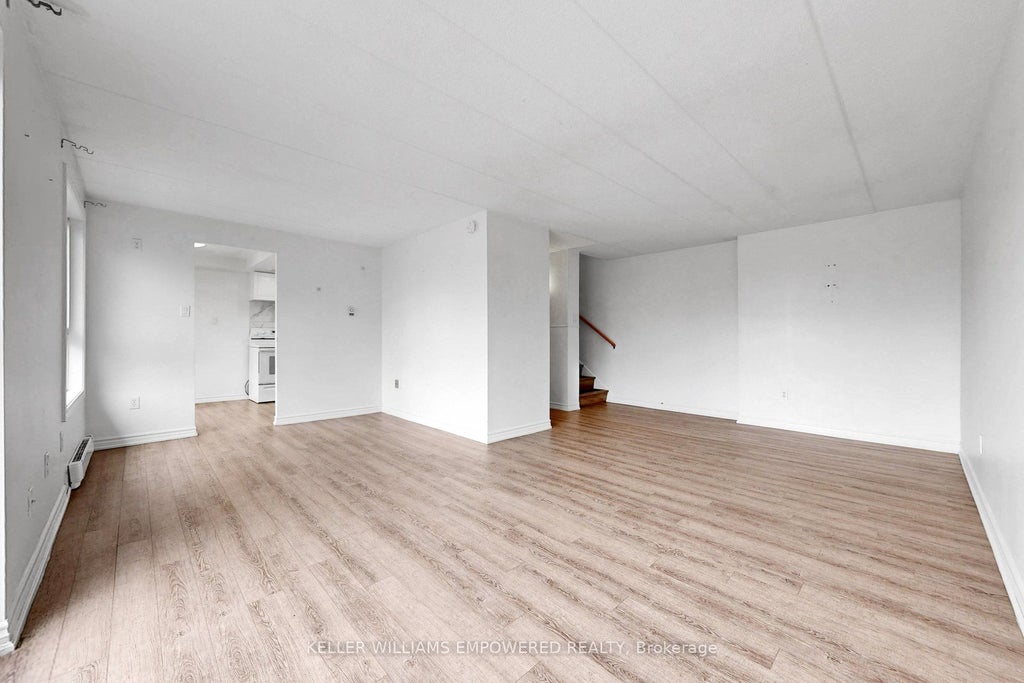 Photo of 43 Taunton Road E #36, Oshawa, ON L1G 3T6 (MLS # E13481982)