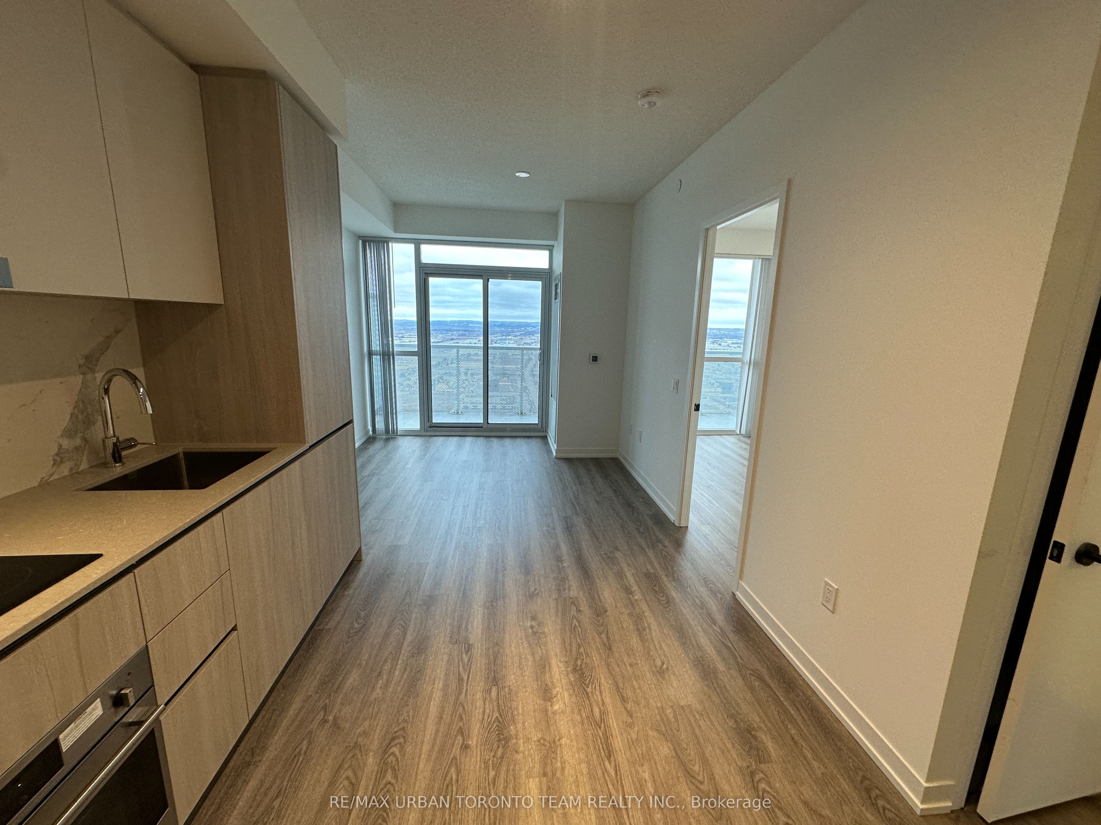 8 Interchange Way 5305