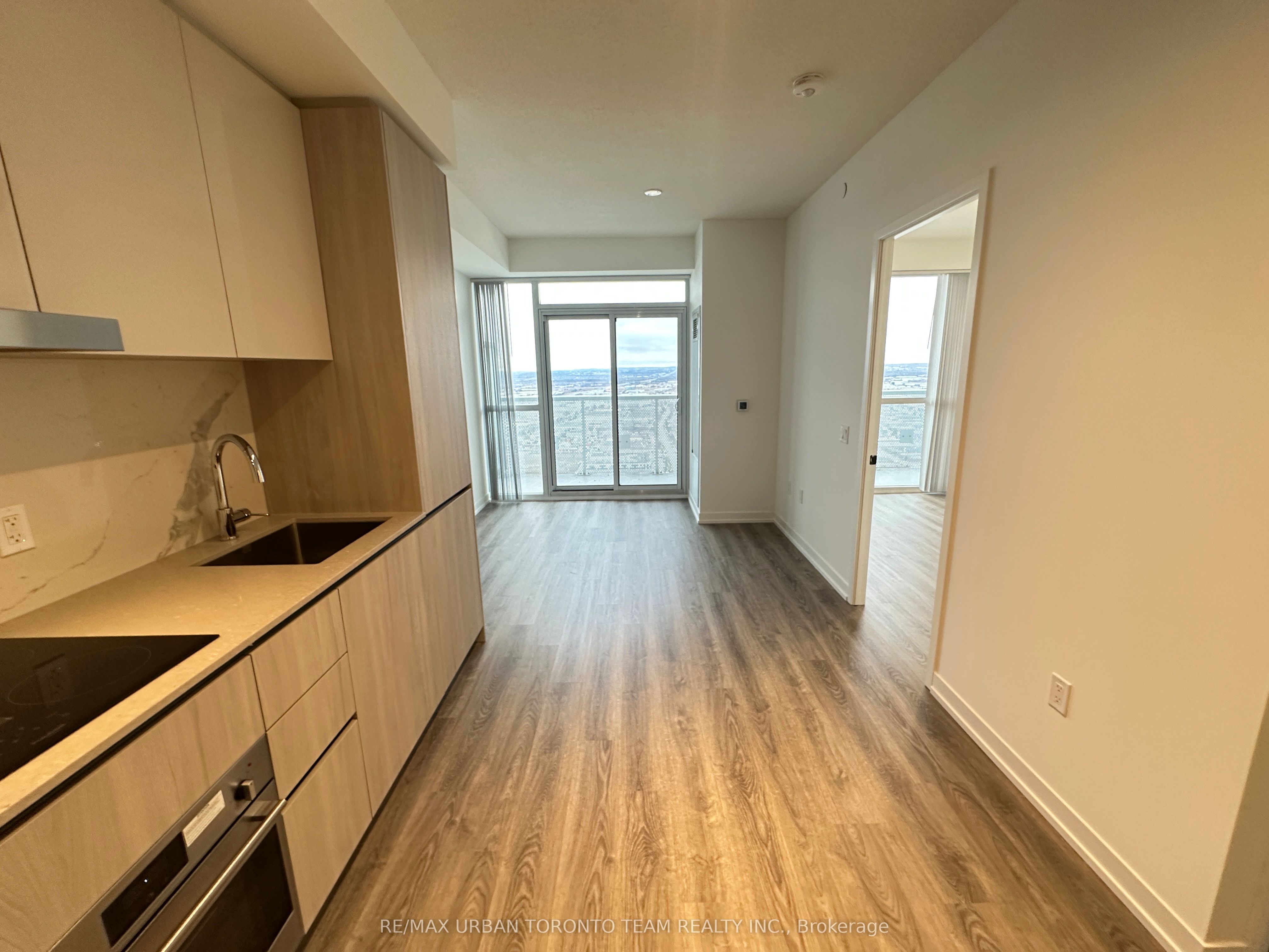 8 Interchange Way 5305