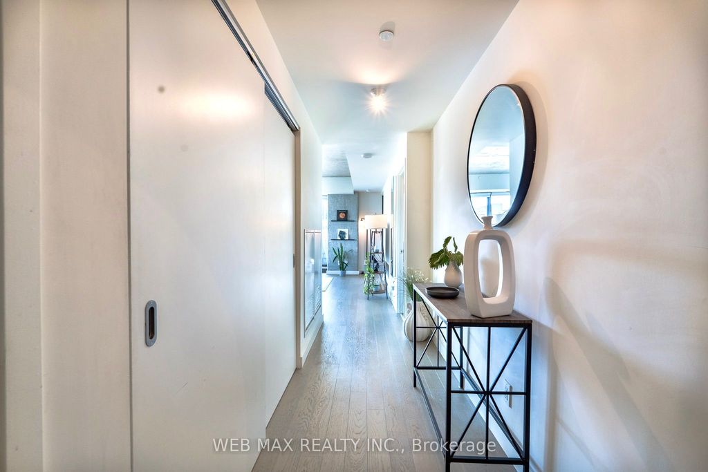 Photo of 111 Bathurst Street #Unit 1005, Toronto, ON M5V 0M9 (MLS # C12838814)