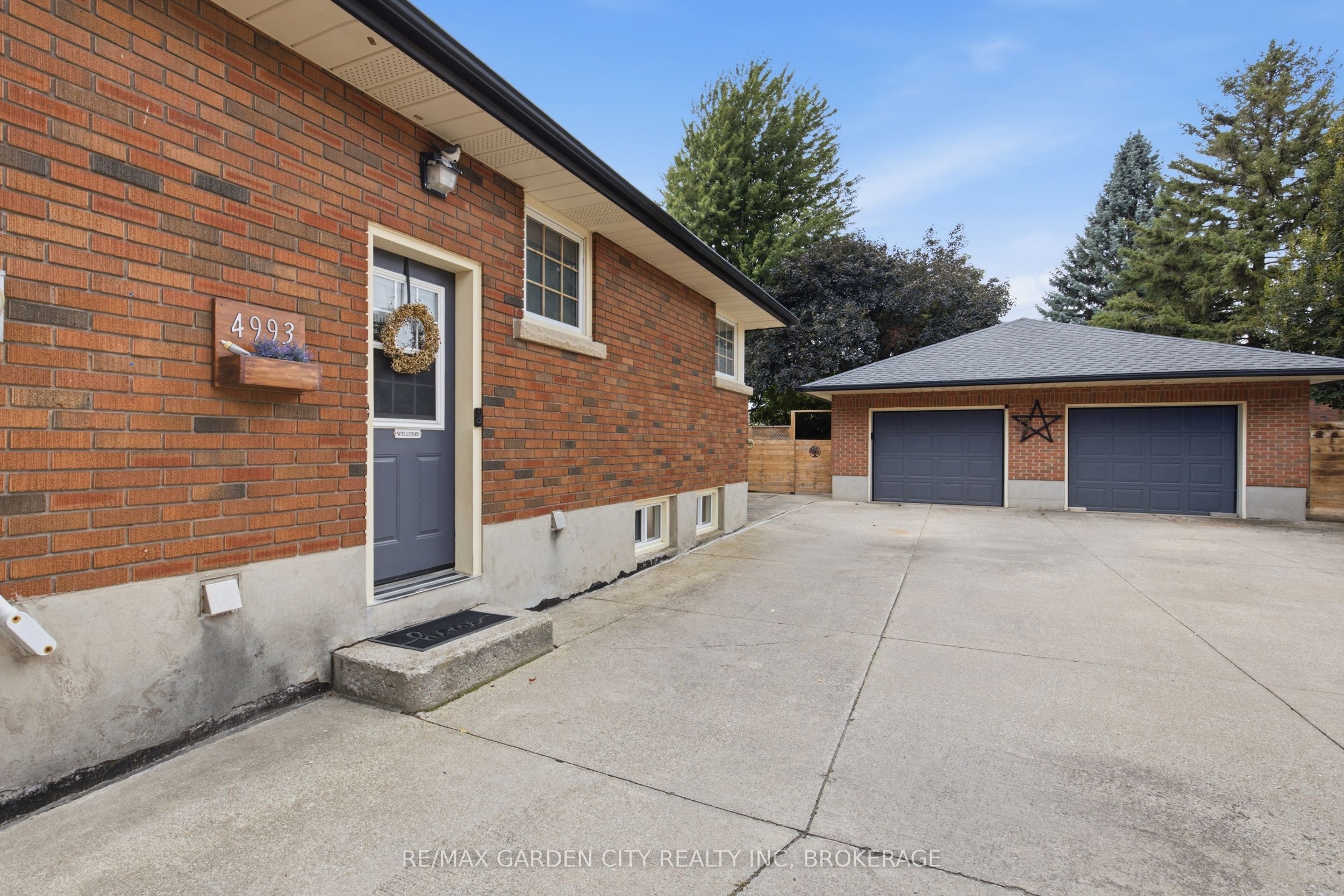 4993 RENDALL Crescent