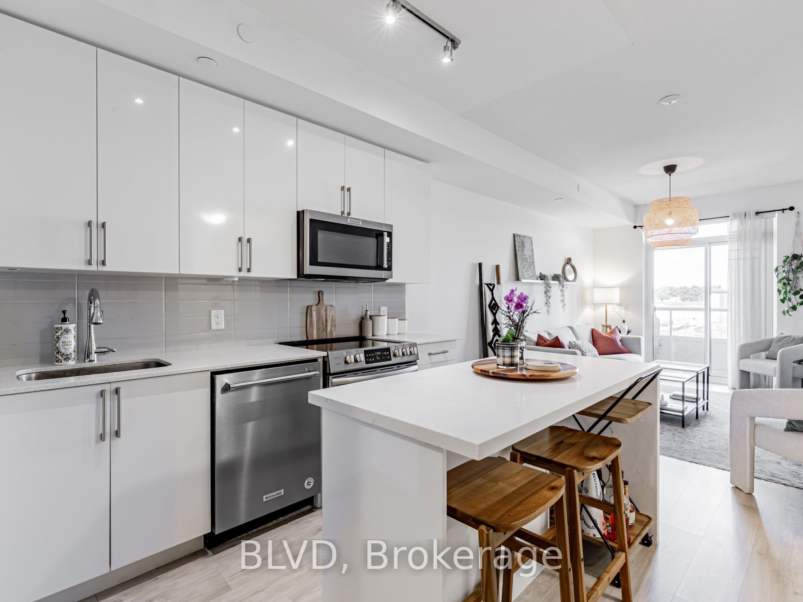 591 Sheppard Avenue E 528