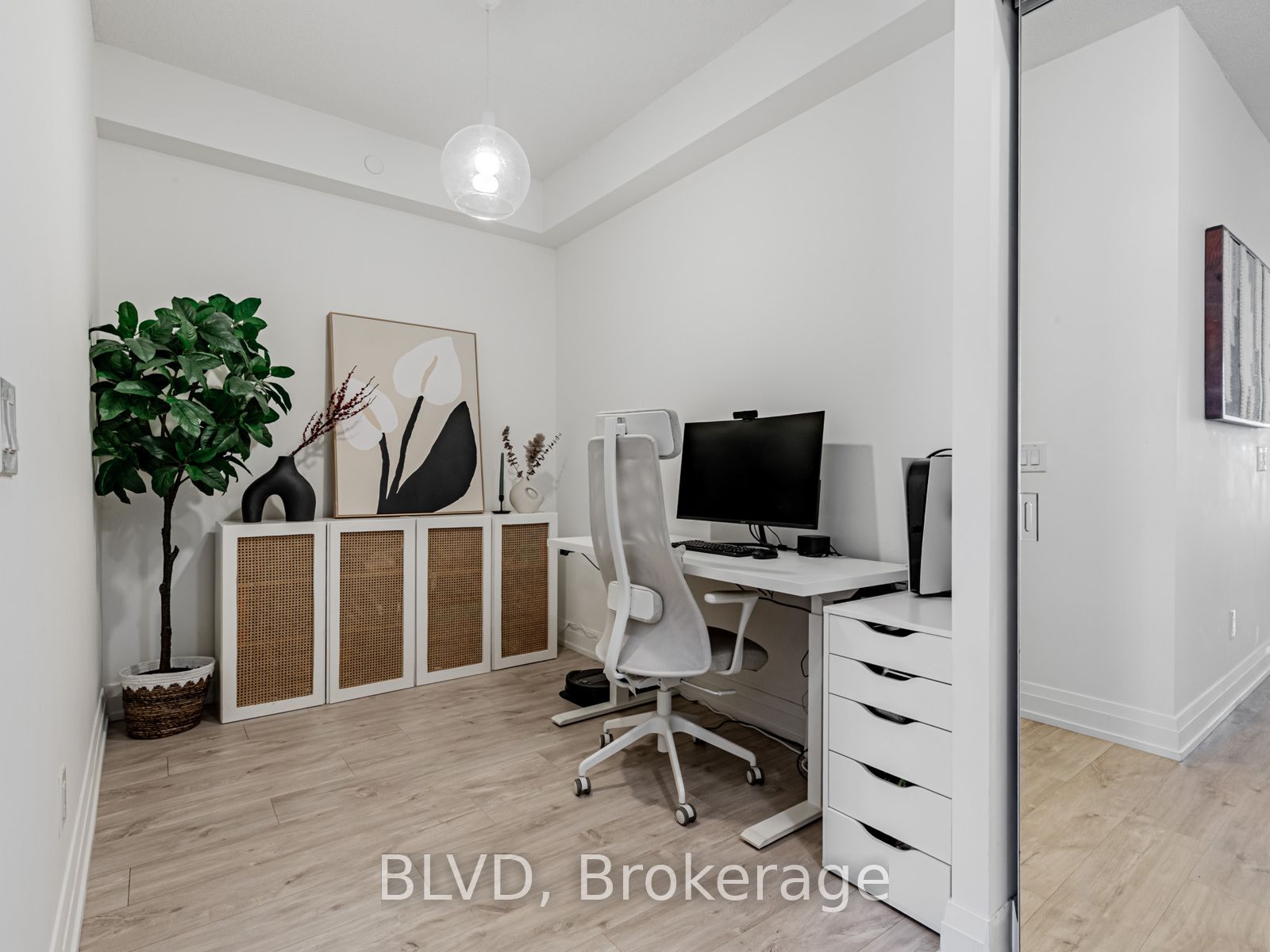 591 Sheppard Avenue E 528
