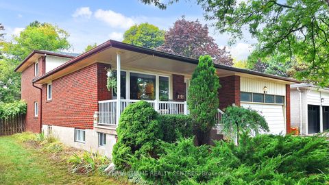 22 Coral Harbour Crescent Markham ON L3T 2Z7