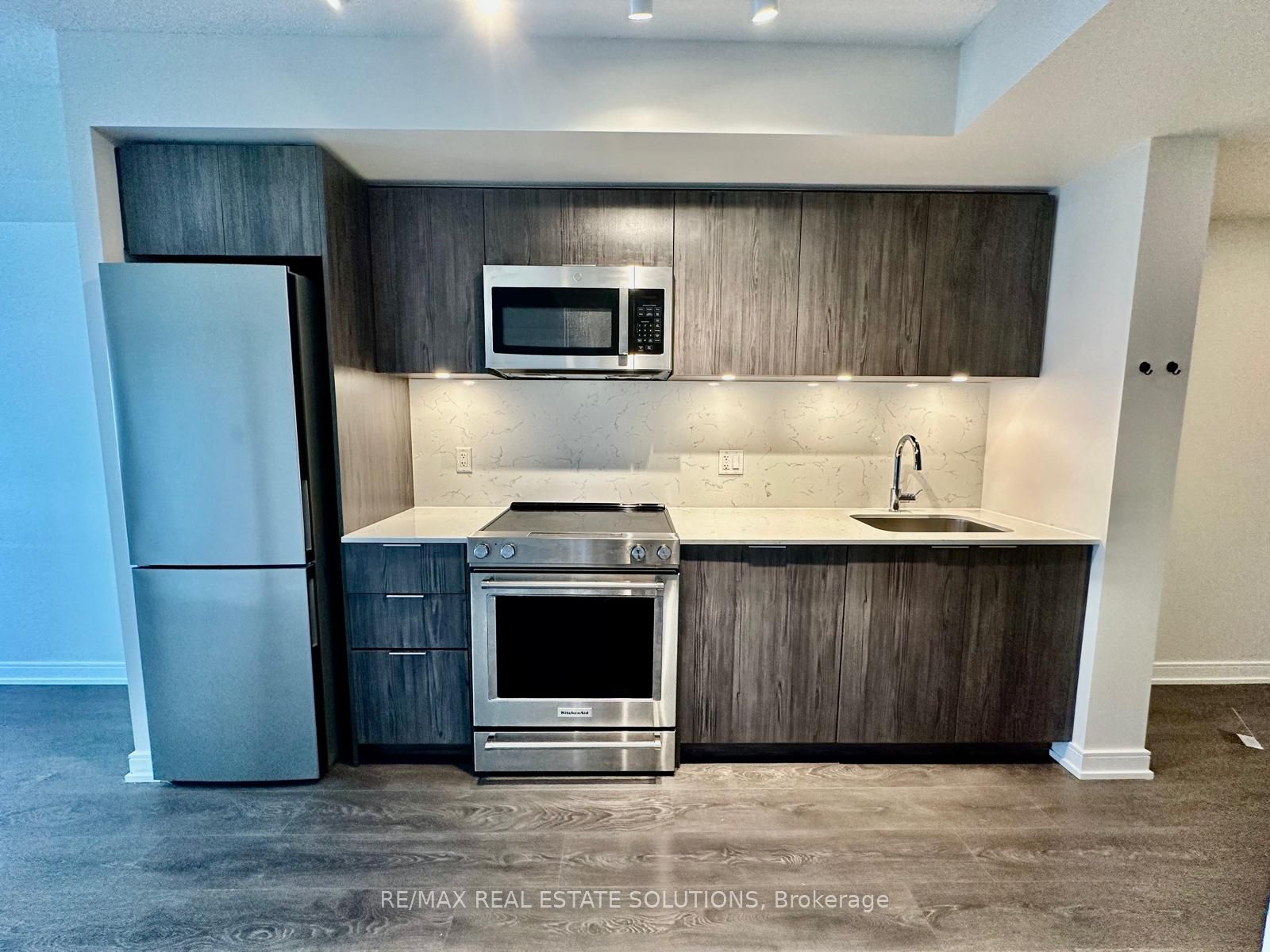 30 Samuel Wood Way 1611