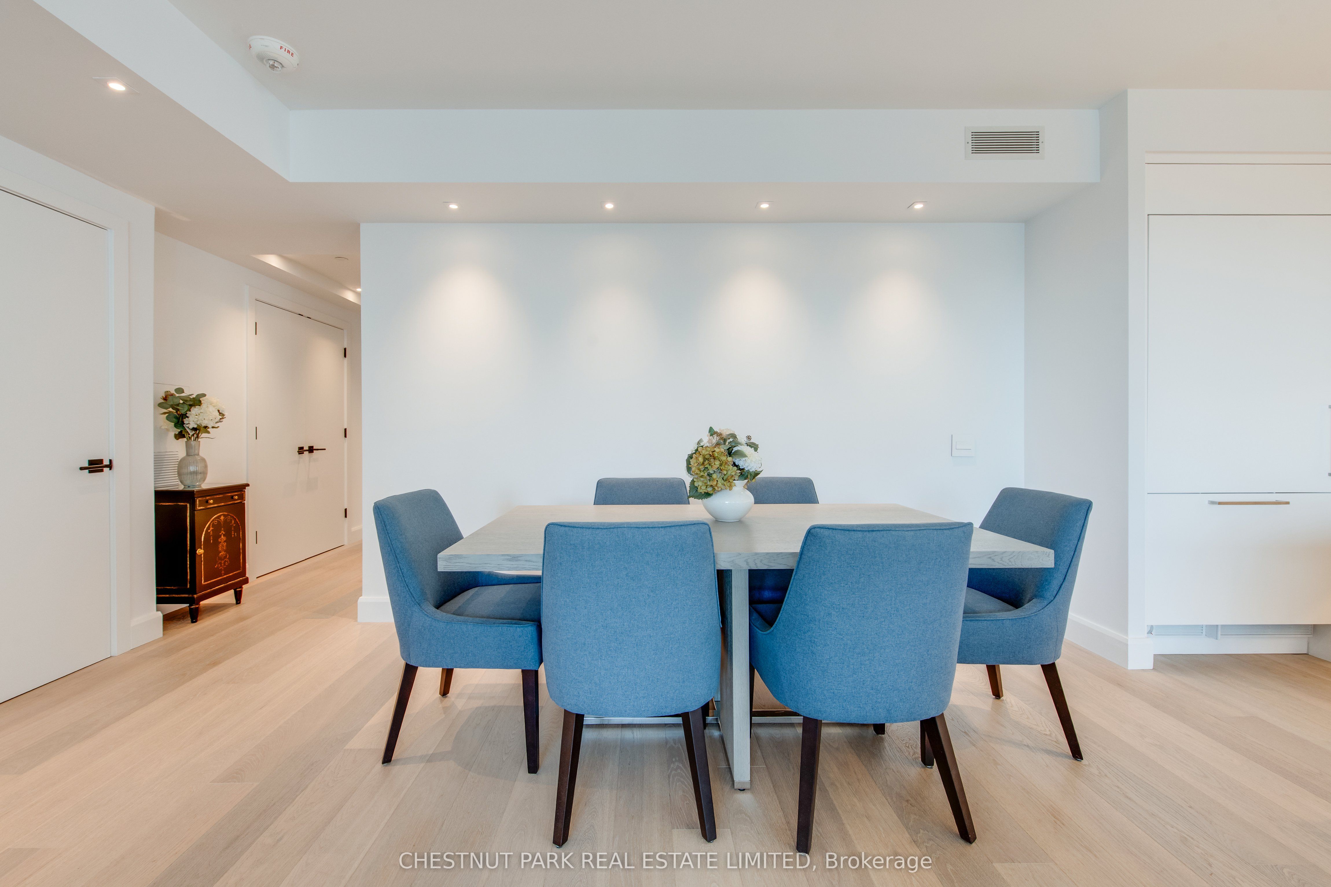 200 Cumberland Street 2703