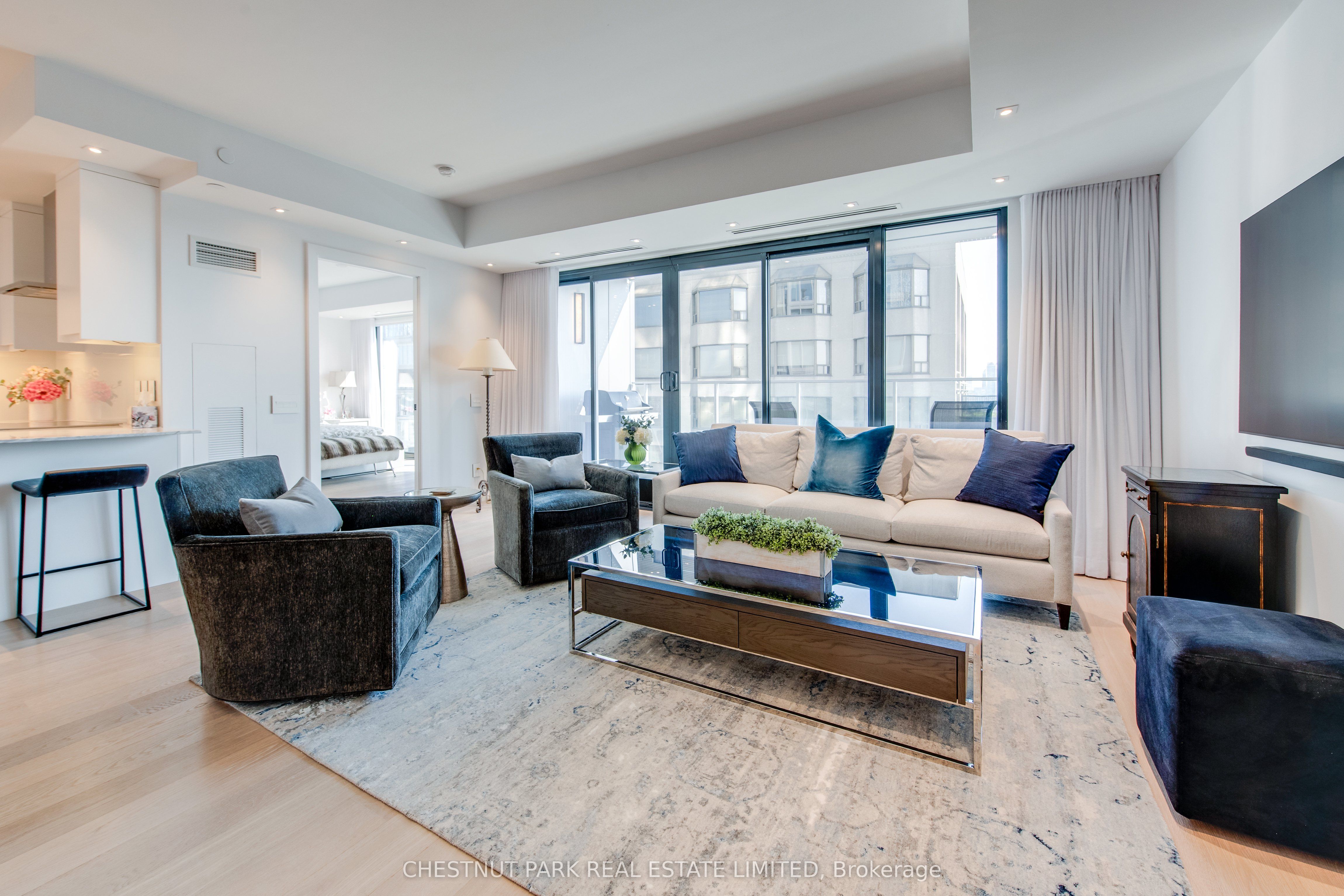 200 Cumberland Street 2703