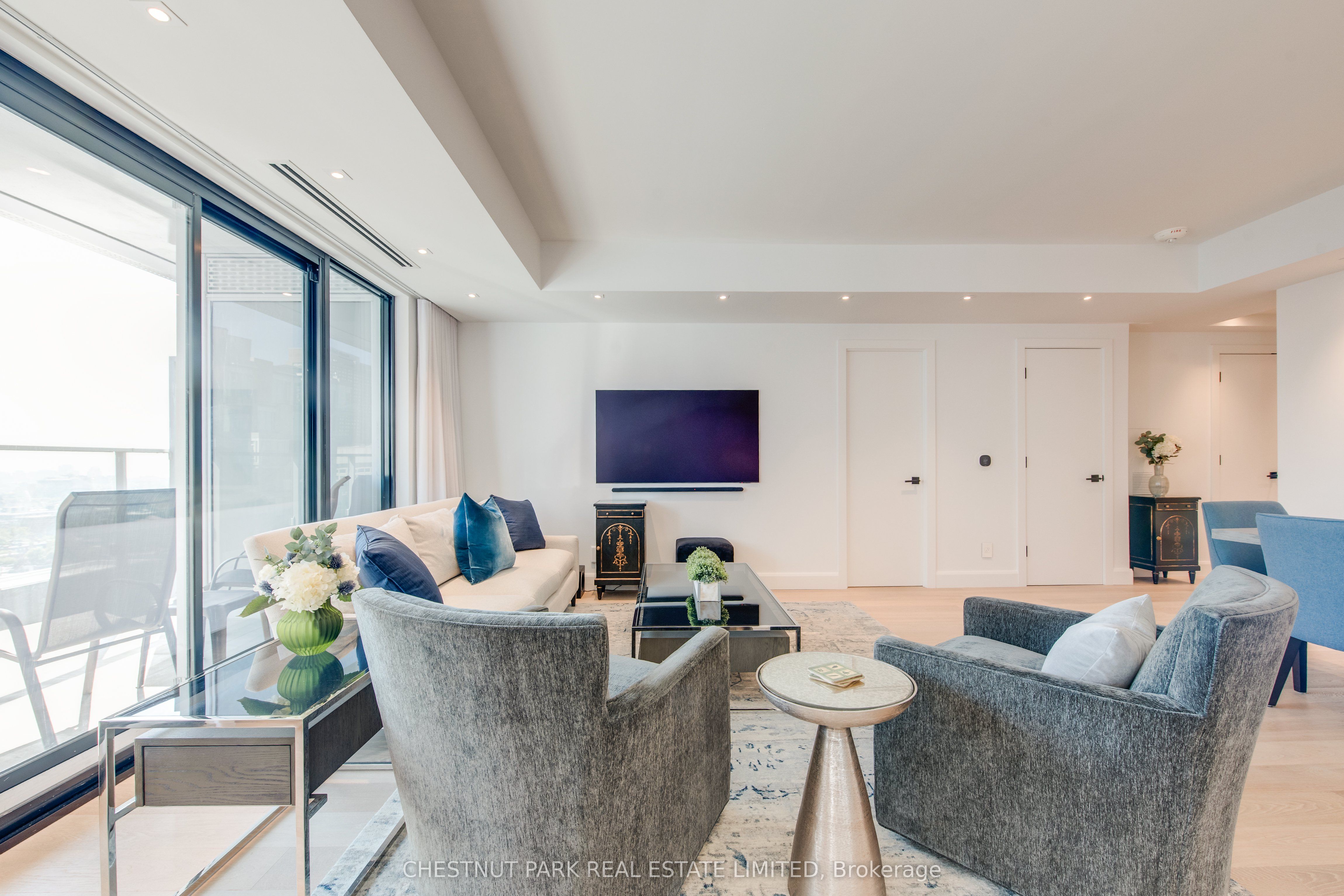 200 Cumberland Street 2703