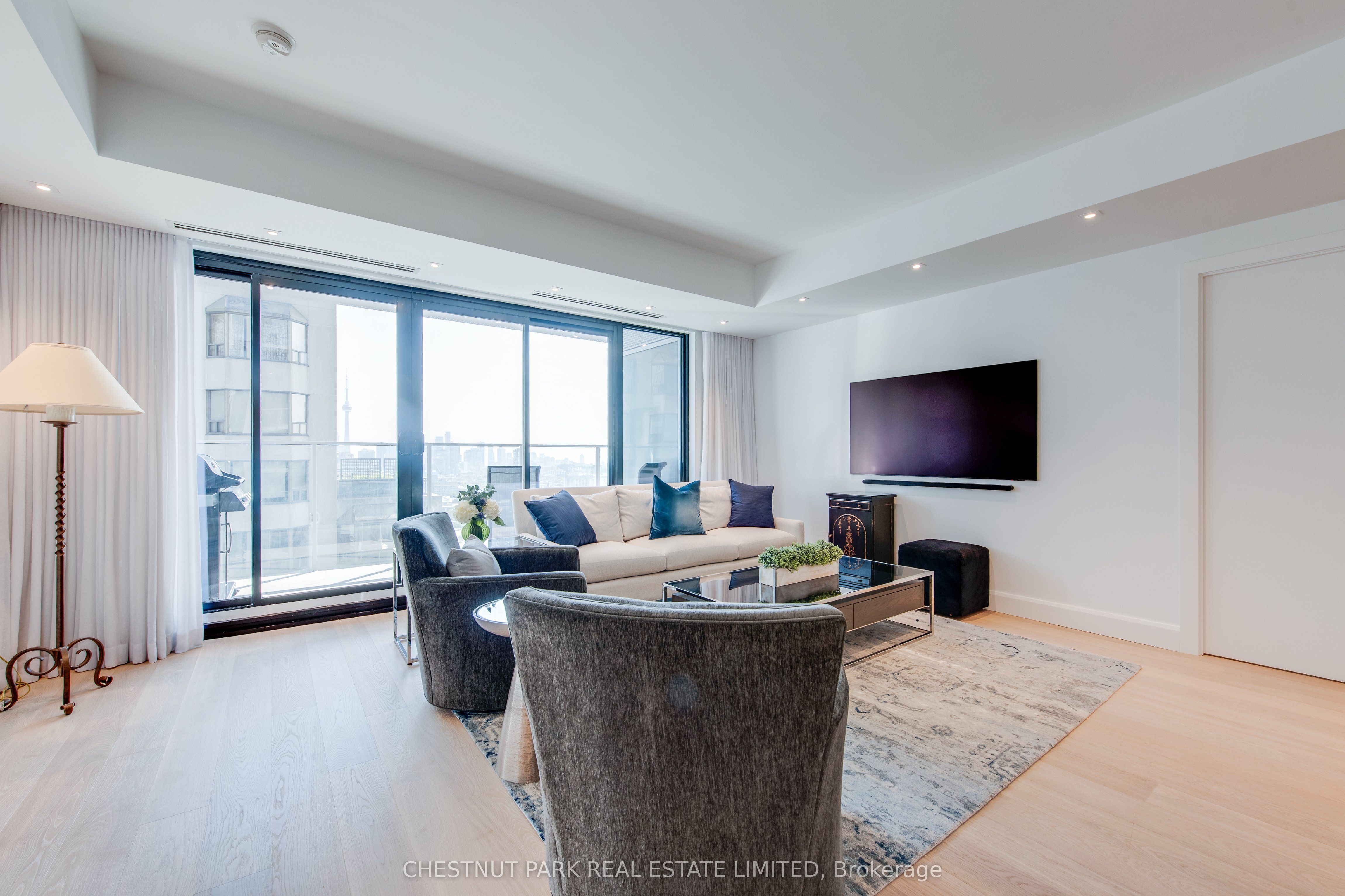 200 Cumberland Street 2703