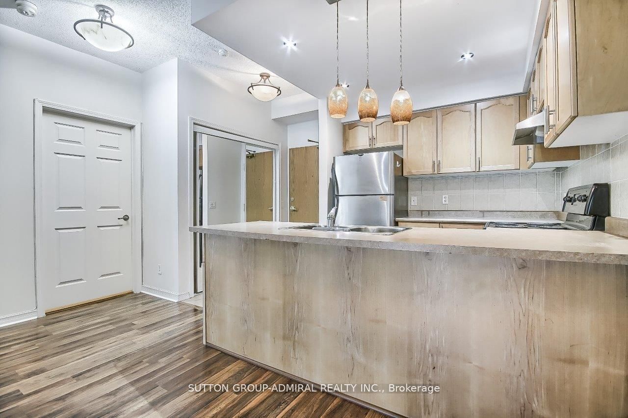 1 Maison Parc Court 206