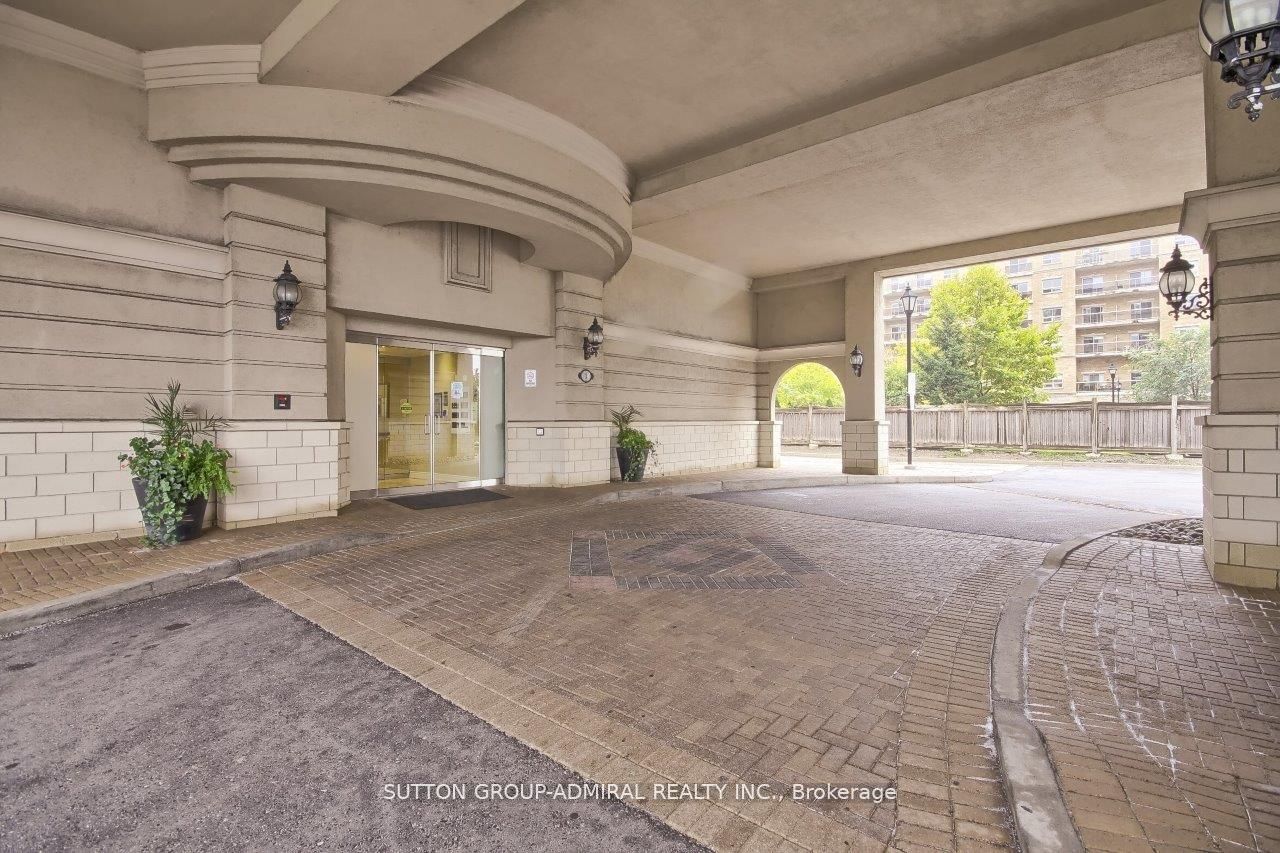 1 Maison Parc Court 206