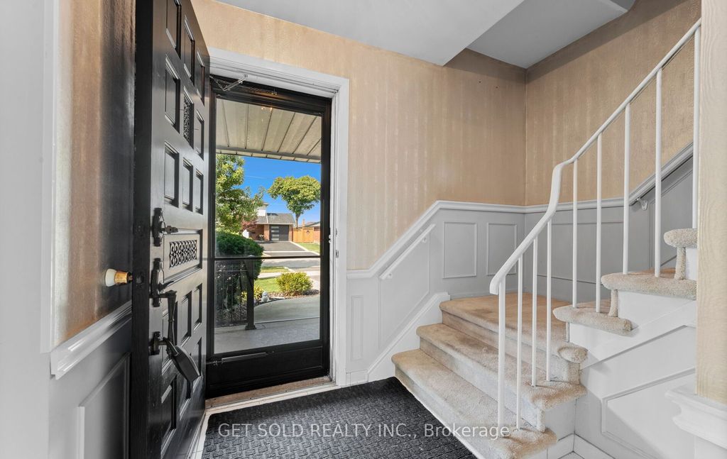 Photo of 54 Ringway Crescent, Toronto, ON M9W 1X4 (MLS # W12394344)