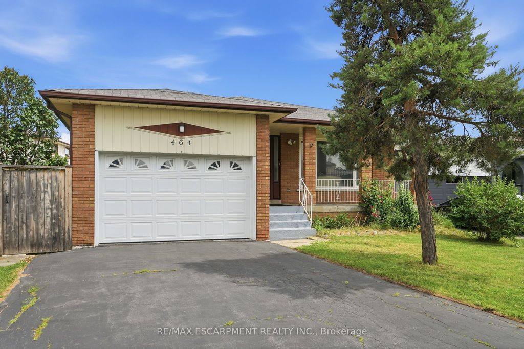 Photo of 464 Louis Drive, Mississauga, ON L5B 2J6 (MLS # W13503174)