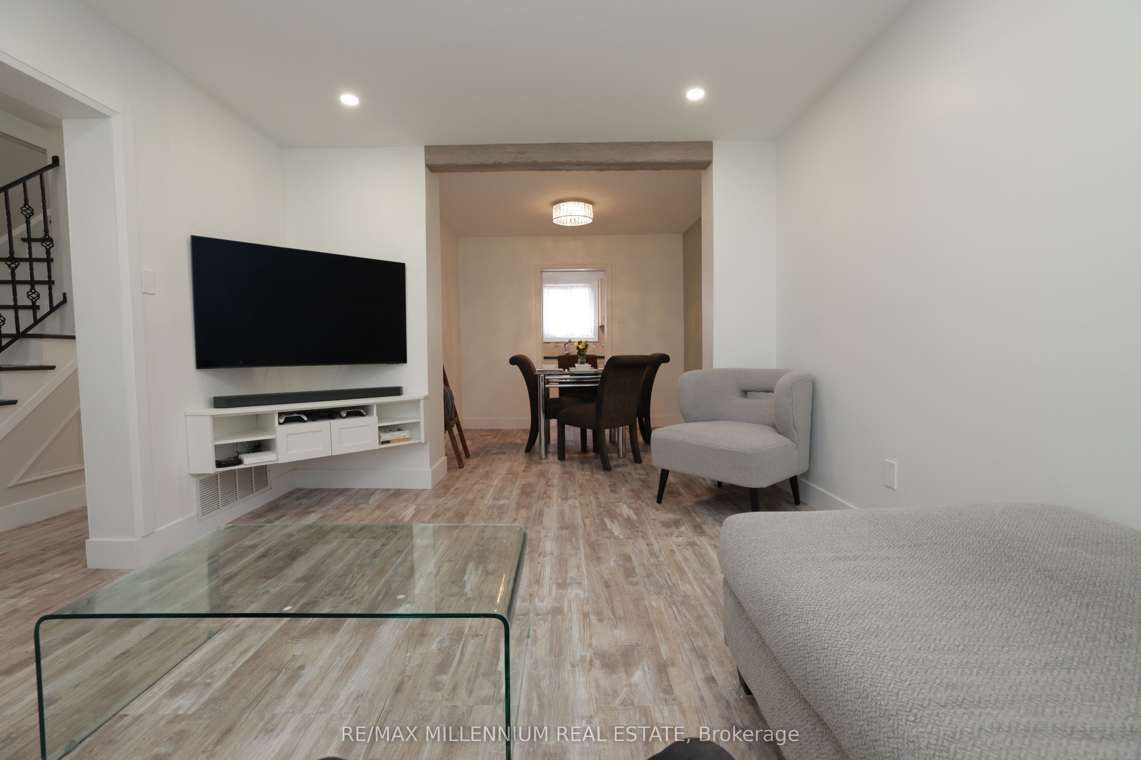 10 Manderley Place