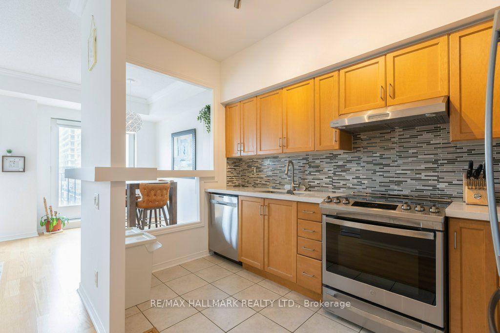 Photo of 120 Lombard Street #701, Toronto, ON M5C 3H5 (MLS # C12759388)