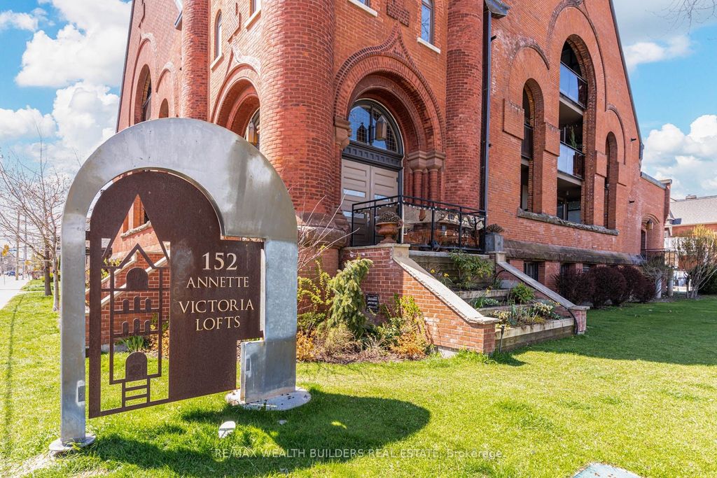 Photo of 152 Annette Street #210, Toronto, ON M6P 1P4 (MLS # W13077244)