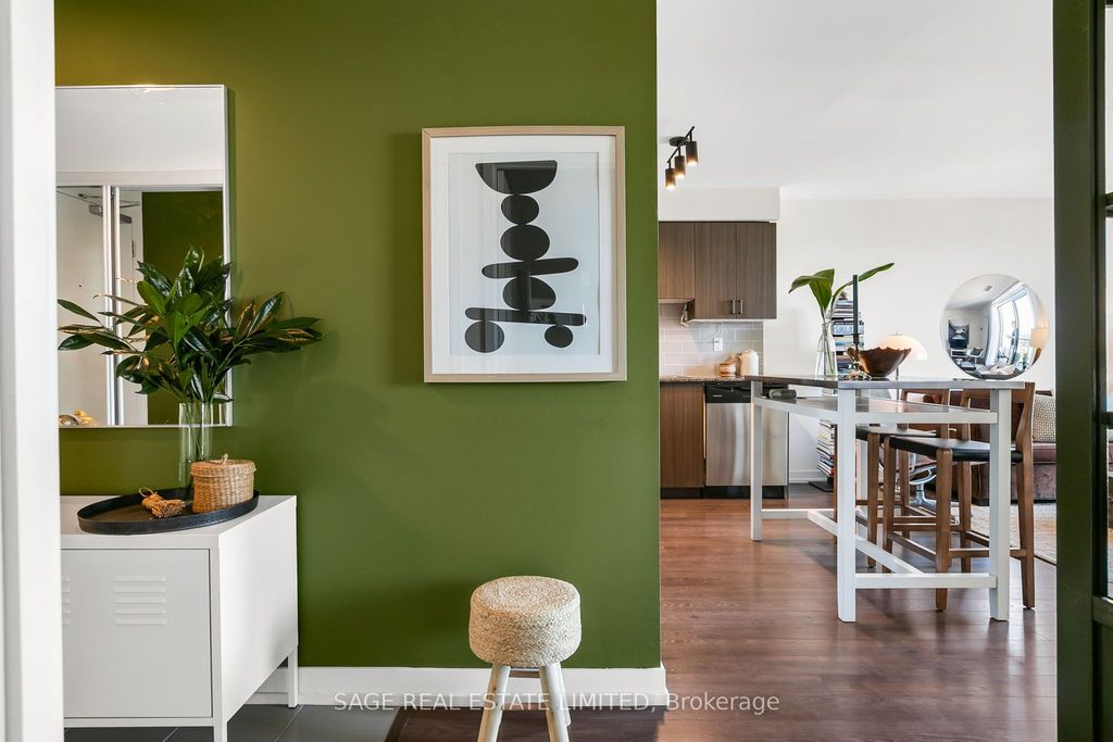 Photo of 812 Lansdowne Avenue #1304, Toronto, ON M6H 4K5 (MLS # W12379733)