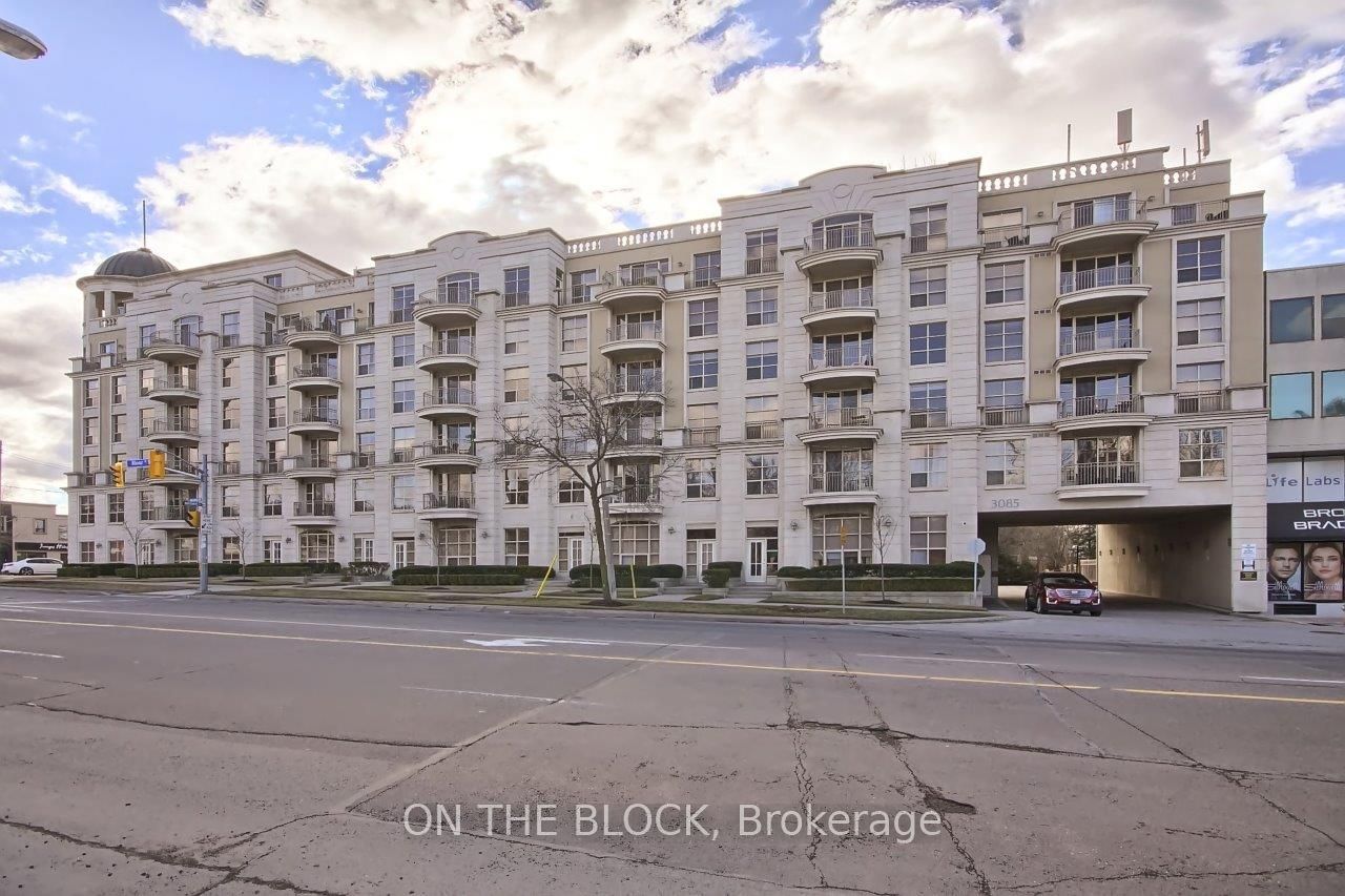 3085 Bloor Street W 112