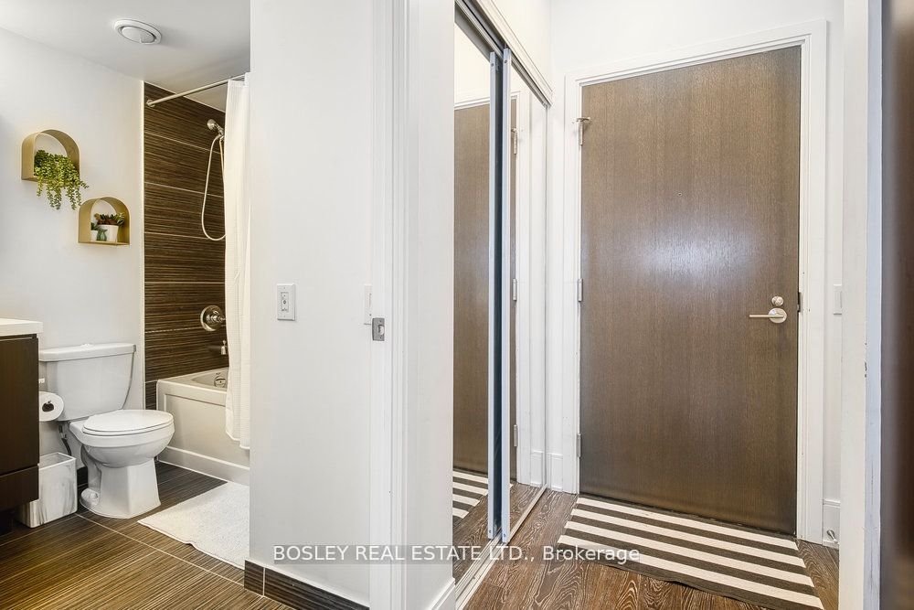 560 Front Street W 519