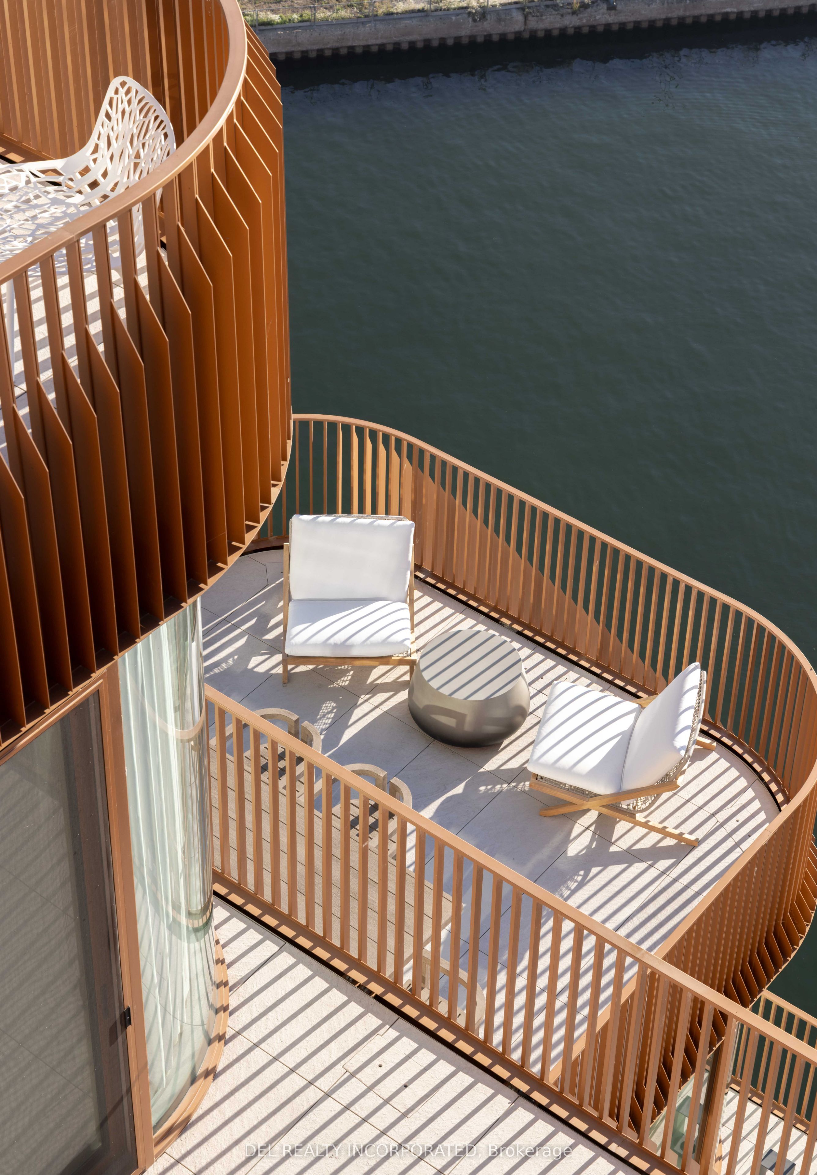 155 Merchants' Wharf N/A 701