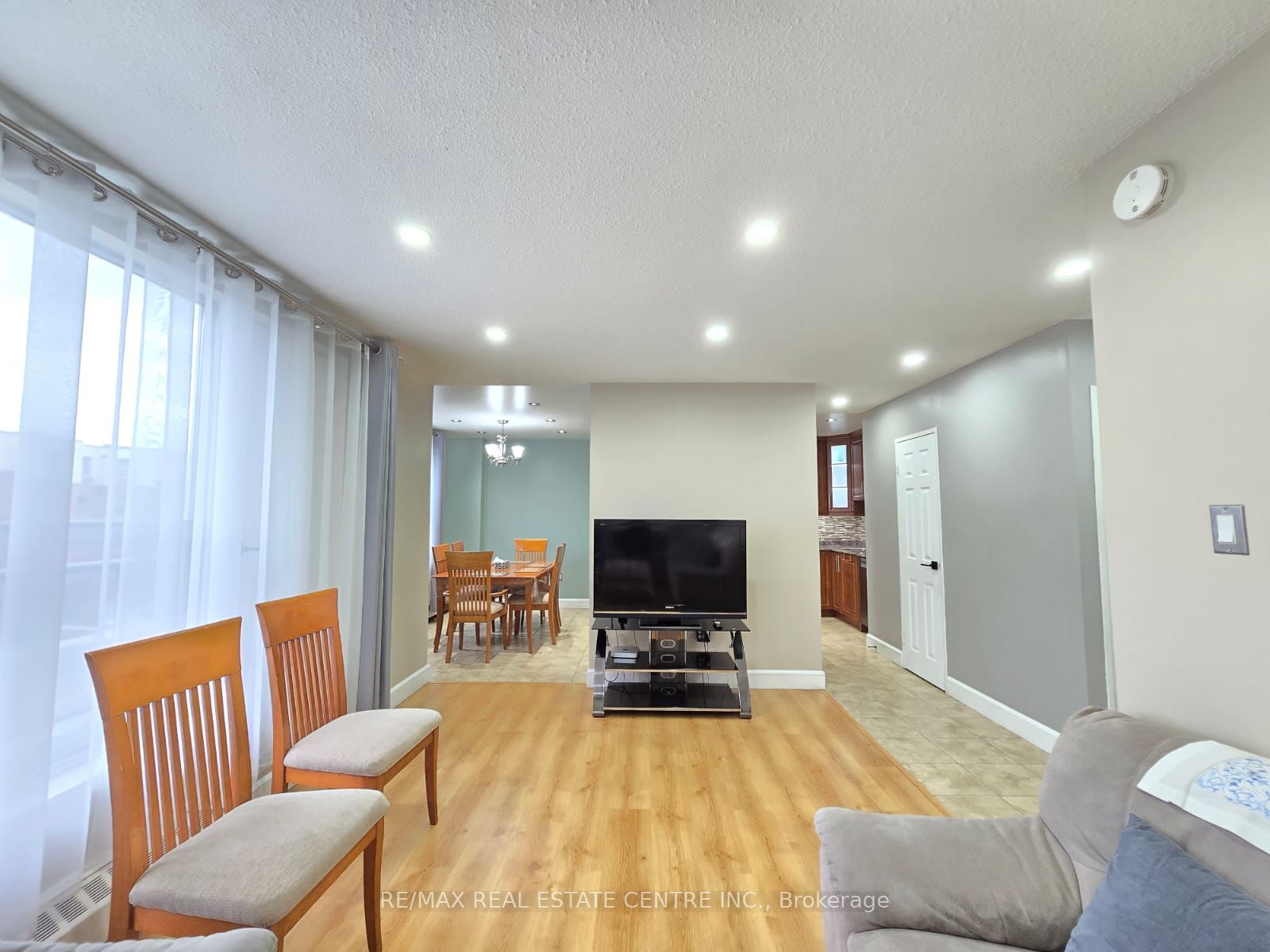 1055 Forestwood Drive 212