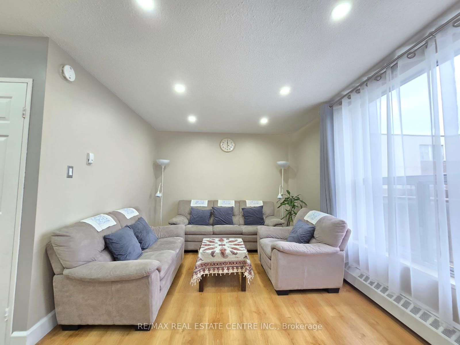 1055 Forestwood Drive 212