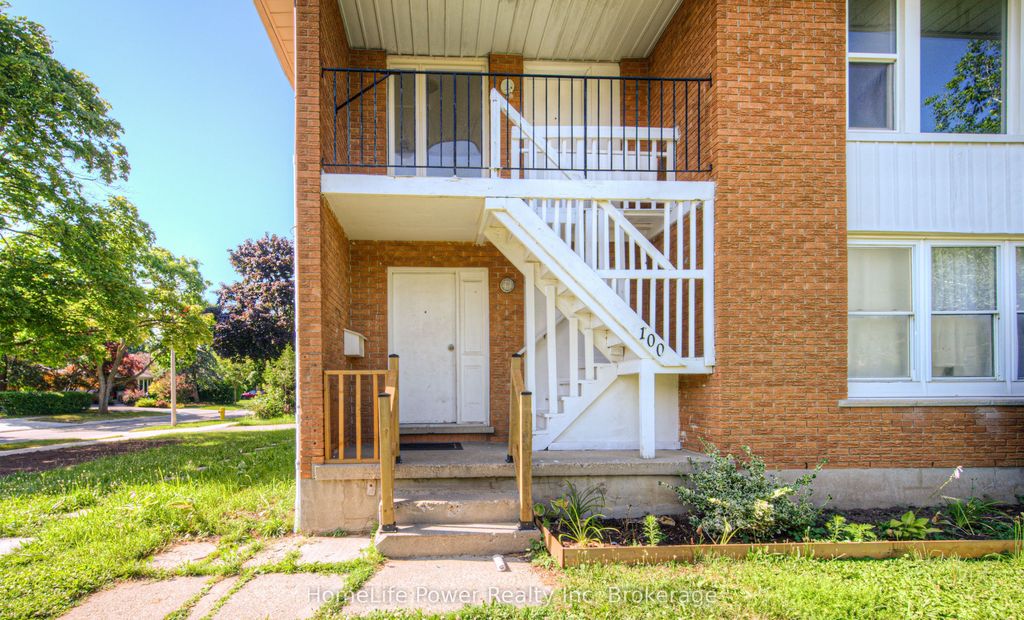 Photo of 100 WESTWOOD Road, Kitchener, ON N2M 2K6 (MLS # X12587132)