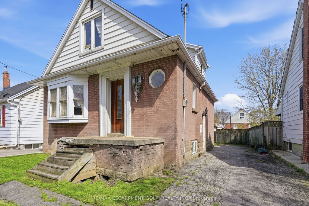 Photo of 145 AUBURN Avenue, Hamilton, ON L8K 3B3 (MLS # X13093532)