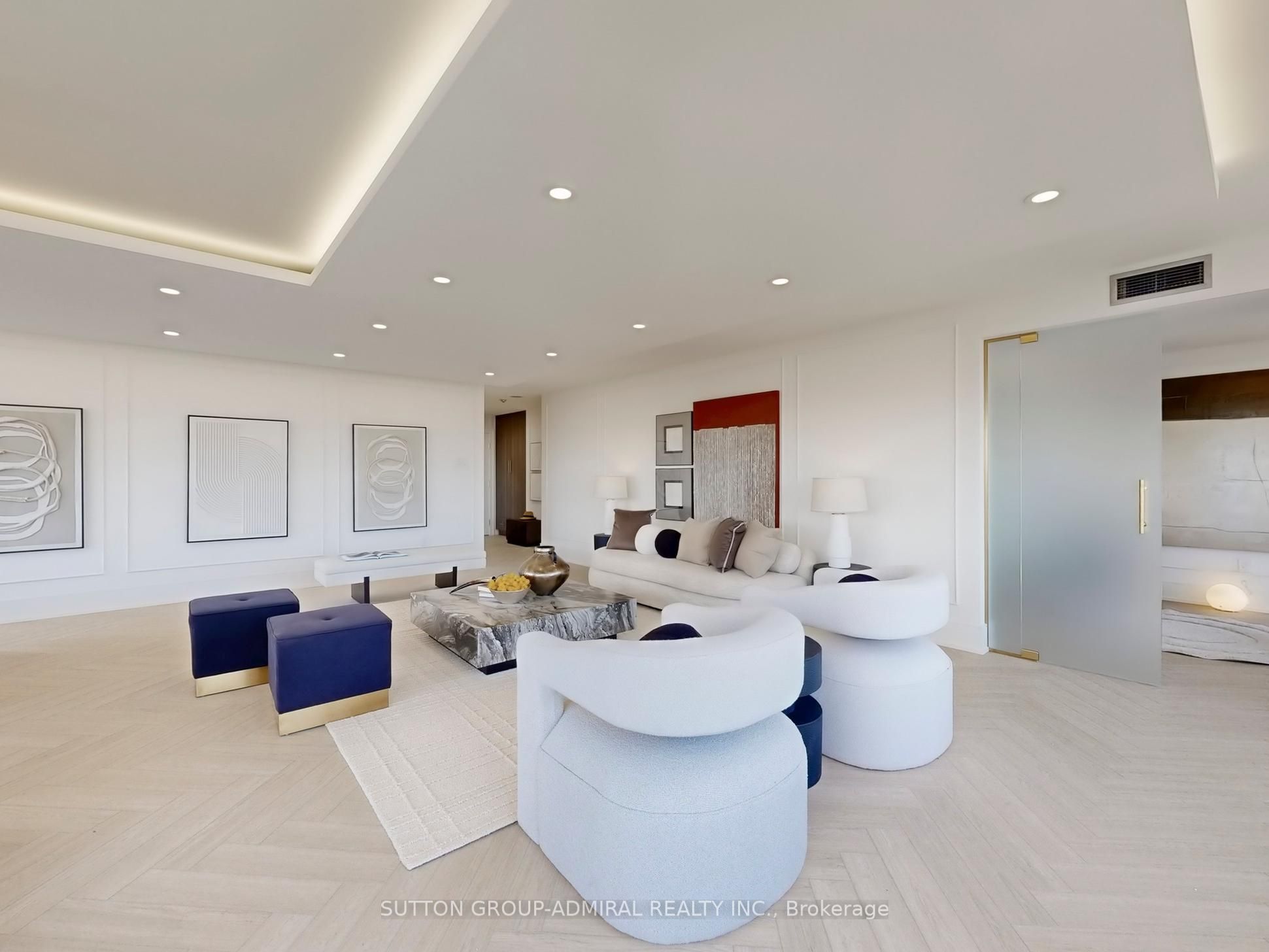 1 Clark Avenue W 704